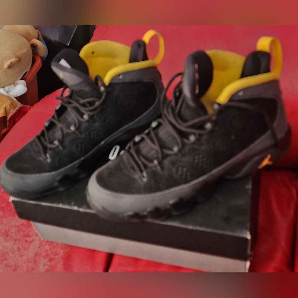 Size 6Y Jordan Retro Black University Gold  W/ Box $140 New?  BENIFITS CHARITY